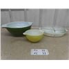 Image 1 : 2 Pyrex Mixing Bowls , 1 1/2 Quart Dish with Lid