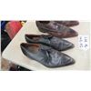 Image 2 : 2 Pairs of Vintage Men's Pointed Toe Leather Shoes