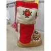 Image 5 : Vintage Hudson's Bay Co. Beaded Trade Wool First Nations Mukluks Tallest at 17",