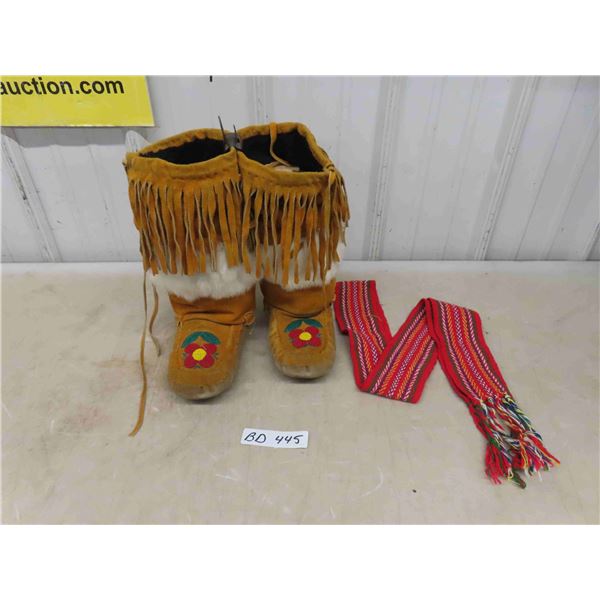 Vintage Leather + Fur Beaded Mukluks with Fringe - Exc. Condition - Soles 9  Long, 