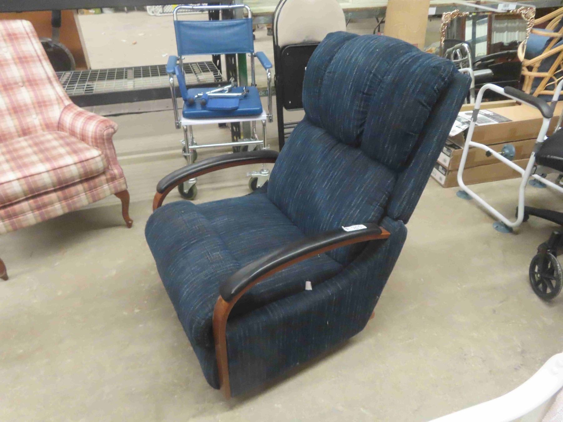 Living Room Rocker Recliner Platform La-Z-Boy