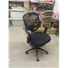 Image 1 : Office Chair with Swivel + Adjustable Height