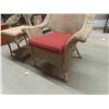 Image 3 : Sunroom Wicker Chair + Stand 20" x 20" x 21"