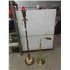 Image 1 : 2 Floor Lamps ; 1 Vintage + 1 Modern