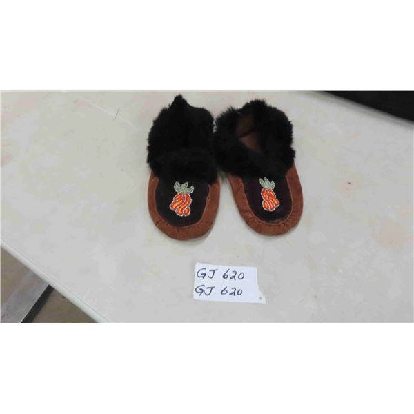 Moccasin Slippers - Unknown Size, sole measures 9.5  