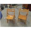 Image 1 : 2 Wooden Folding Chairs