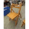 Image 3 : 2 Wooden Folding Chairs