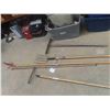 Image 1 : 5 Yard Tools ; Fork, 2 Rakes, Tree Branch Cutter, Hook