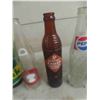 Image 7 : 23 Old Pop Bottles & Coke Crate ; Frostie, 7Up, Pepsi, Arctic, Mission, Kik, Wink, 