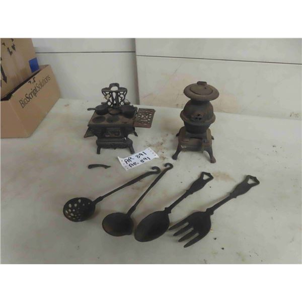 Toy / Display Cast Heater + Wood Stove & Utensils