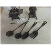 Image 5 : Toy / Display Cast Heater + Wood Stove & Utensils