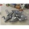 Image 1 : 8 Floater Canada Geese Decoys