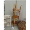 Image 3 : Picnic Basket - Wicker & Shelves