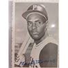 Image 3 : 8 TOPPS Legends Autographed Baseball Cards - Mays , Clemente,