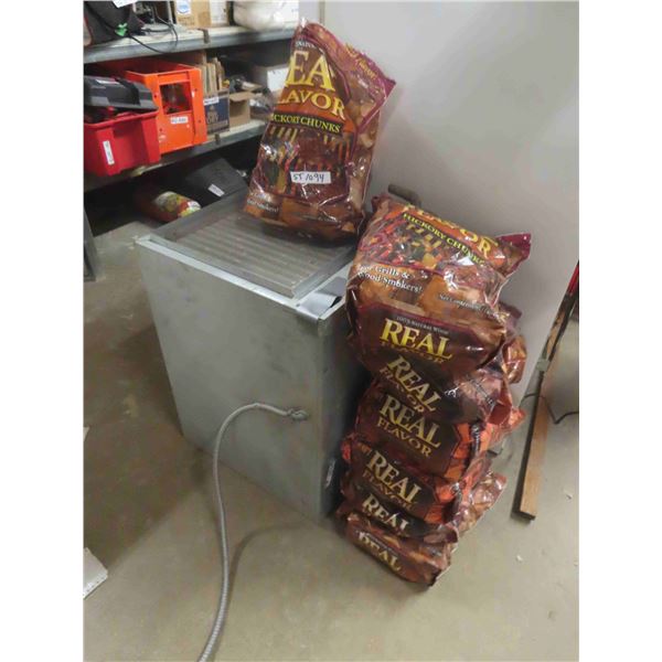 Real Flavour Hickory Chunks for Grills and Smokers 7 1/2 Bags