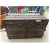 Image 1 : Old Trunk 20'' x 34'' x 19''