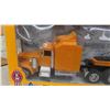 Image 2 : Construction Series Die Cast with Plastic 1:32 Scale Kenworth Lowbed + F-60 