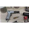 Image 2 : Air Paint Sprayer, Air Chisel, Timing Gun, Circuit Tester, Propane Torch, Bungy Straps,