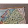 Image 2 : 2 School House Maps ; Europe + USA