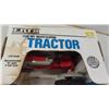 Image 3 : Ertl Die Cast Ford 981 Tractor 1:16 Scale New in Box