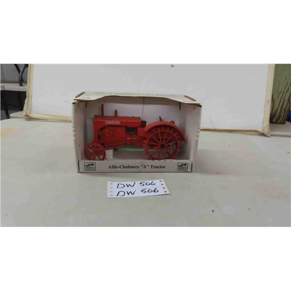 Allis - Chalmers 'A' Tractor Die Cast 1:16 Scale New in Box