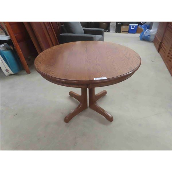 Oak Round Table Split Pedestal 30'' Tall x 42'' Across with 2 Chairs