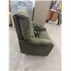 Image 4 : Medi Lift Reclining Chair 