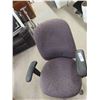 Image 2 : Swivel Office Chair with Adjustable Height