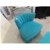 Image 2 : Swivel Living Room Chair and Ottoman 