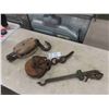 Image 1 : 2 Old Wood Pulleys , Balance Beam From Old Scale