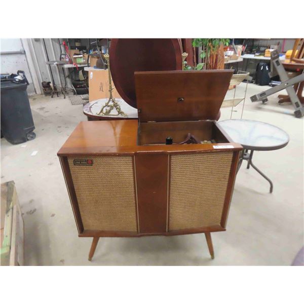 RCA Victor Cabinet Stereo 30'' x 33'' x 17''