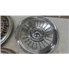 Image 3 : 10 Hubcaps ; Ford, Mercury, Meteor, Thunderbird