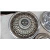 Image 7 : 10 Hubcaps ; Ford, Mercury, Meteor, Thunderbird