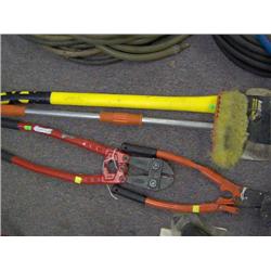 SCRUB BRUSH TO ATTACH TO WATER HOSE