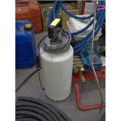 GARDEN PRESSURE SPRAYER