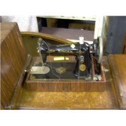 SINGER SEWING MACHINE