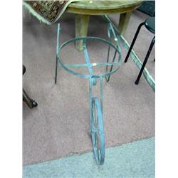 WIRE PLANT STAND (WAGON)