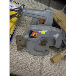 BLACK AND DECKER CIRCULAR SAW