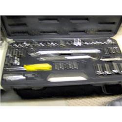 SOCKET SET IN CASE