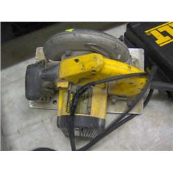 DEWALT CIRCULAR SAW