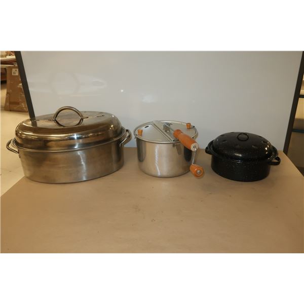 LOT DE 3 ITEMS DE CUISINE VARIÉES