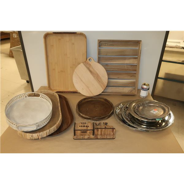 LOT DE 11 ITEMS VARIÉS