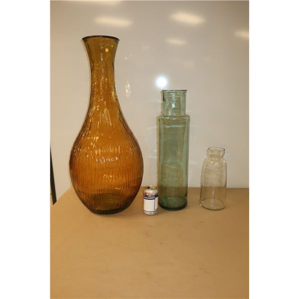 LOT DE 3 VASES VARIÉES