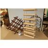 Image 1 : LOT DE 3 SUPPORTS À VIN ASST