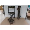 Image 1 : LOT DE 2 TABOURETS -3 PATTES