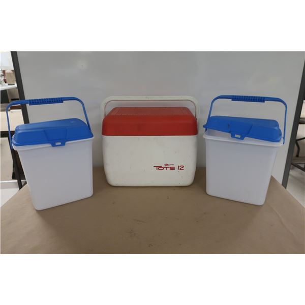 GLACIÈRE ET 2 POUBELLES EN PLASTIQUE