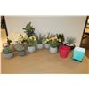 Image 1 : LOT DE 12 POTS ET FLEURS ARTIFICIELS ASST