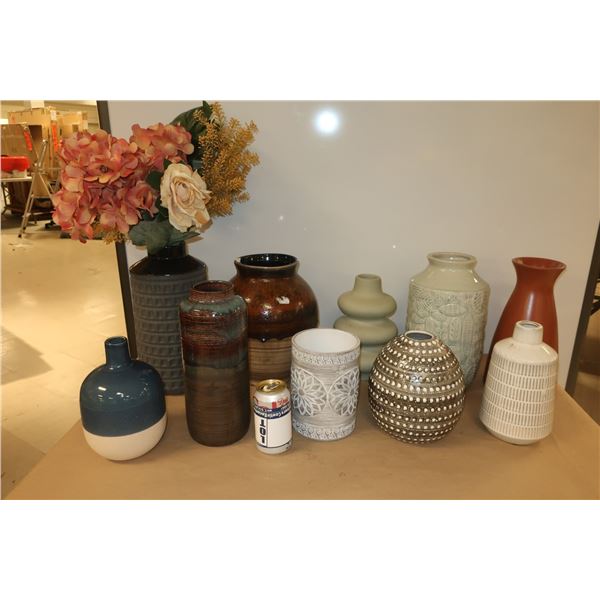 LOT DE 10 VASES VARIÉES