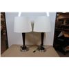 Image 1 : LAMPE DE TABLE AVEC PRISE
