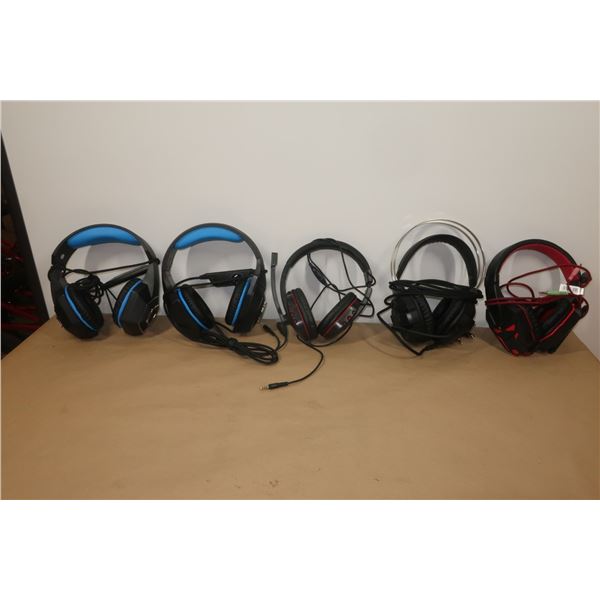 LOT DE 4 CASQUES DE GAMER ASST